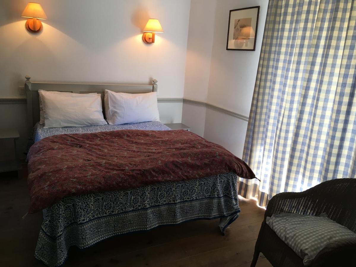Les Mouettes Bed & Breakfast Saint-Suliac Exterior photo