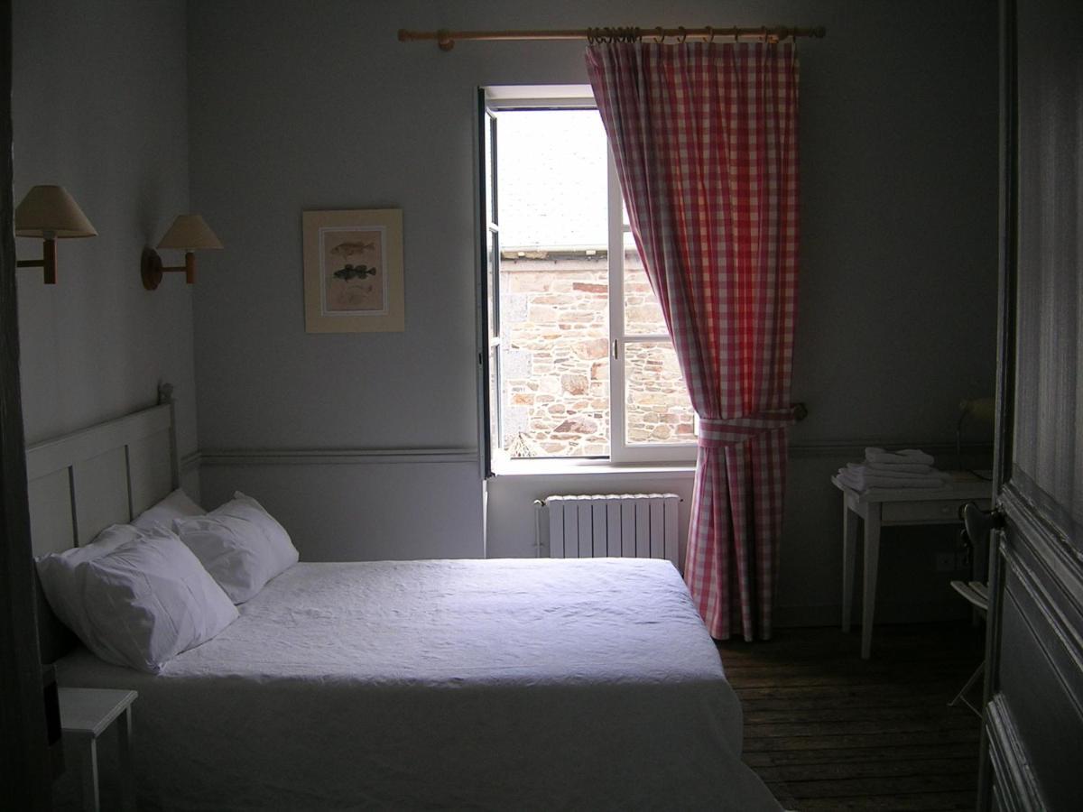 Les Mouettes Bed & Breakfast Saint-Suliac Exterior photo